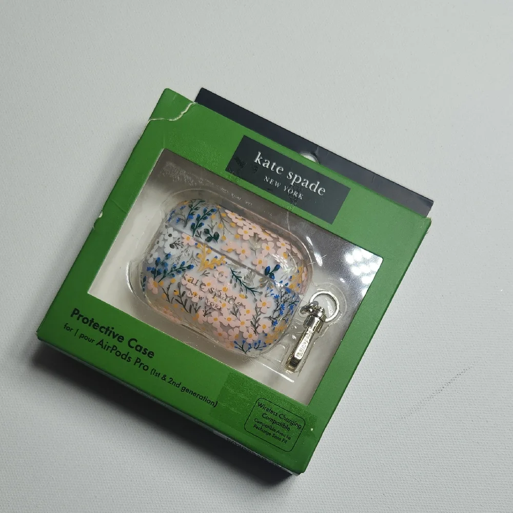 kate spade Floral AirPods Pro Case - White and Blue